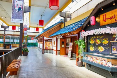 Japonya 'daki alışveriş merkezinin imajı. Umami yemekleri ve şanslı kedileri var.