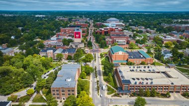Görüntü: Richard W Burkhardt binası ve Ball State Üniversitesi Öğretmenler Koleji Havacılık Muncie, IN