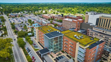 Top State Üniversitesi 'nin Yeşil Çatı Binası Görüntü: Muncie In Air