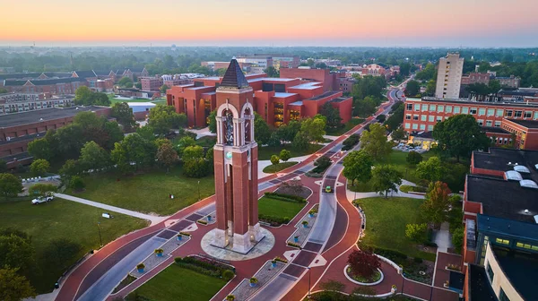 Ball State Üniversitesi hava durumu Muncie Indiana 'daki Sunrise Şafer Kulesi