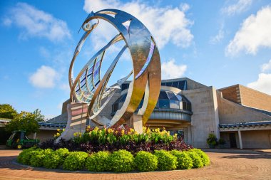 Havalı, güzel boyalı cam soyut heykel, Minnetrista Müzesi ve Bahçeler, Muncie Indiana