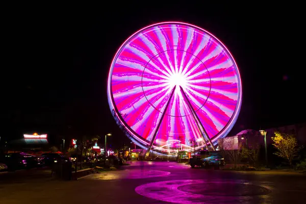 Vibrant Long Exposure Photograph Capturing Mesmerizing Blur Giant Ferris Wheel — Stock Photo, Image