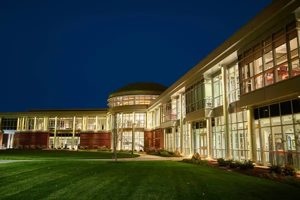 Twilight Illuminates Contemporary Educational Office Building Grand Circular Section Domed — Stock Photo, Image