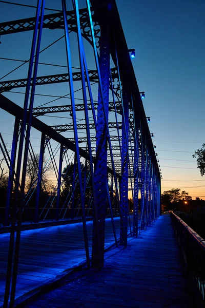 Crepúsculo Serenidad Puente Calle Wells Fort Wayne Indiana Como Luces — Foto de Stock