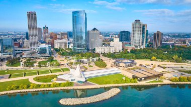2023 Milwaukee Havacılık Manzarası, Yüksek Binalı Canlı Şehir Manzarası, Quadracci Pavyonu ve Michigan Manzarası