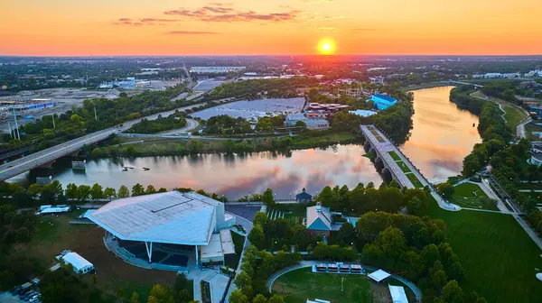 Aerial Sunset View Urban Indianapolis Amfiteatrem Kanałem 2023 — Zdjęcie stockowe