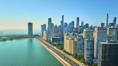 Chicago, IL gökdelen binaları berrak mavi gökyüzü, turizm, güzel göl