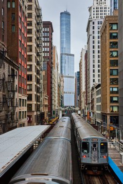 Vibrant Chicago 'daki çeşitli mimari ve metropolitan tren sistemi, 2023