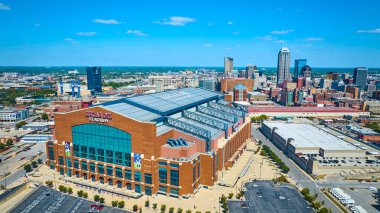 Lucas Petrol Stadyumu ve Indianapolis Şehri 2023 Hava Görüntüsü, DJI Mavic 3 Drone tarafından yakalandı.