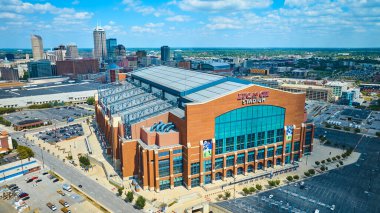 Açık bir günde Indianapolis 'teki Lucas Petrol Stadyumunun Hava Görüntüsü