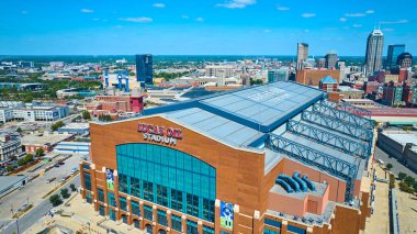 Indianapolis, Indiana 'daki Lucas Petrol Stadyumunun 2023 Hava Manzarası - Mimari Şehir Simgesi ve Şehir Enerjisi ile Canlı Şehir