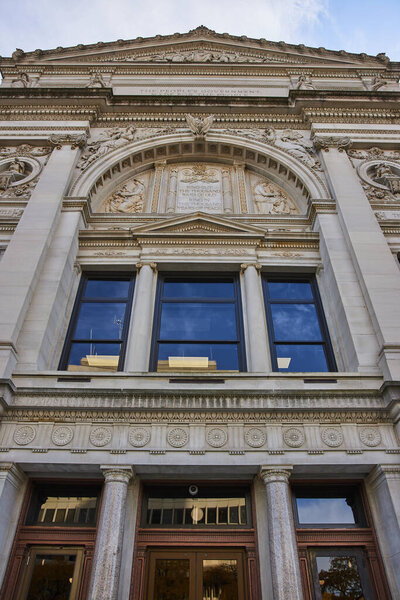 Grand Classical Architecture of Fort Wayne Courthouse, Indiana, Displaying Intricate Stone Carvings and Corinthian Columns