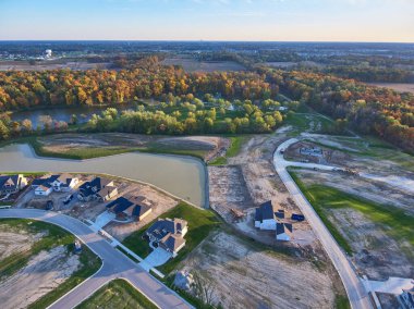 Autumn, Fort Wayne, Indiana 'daki erken dönem Suburban Konut Geliştirme Havadan Görünümü
