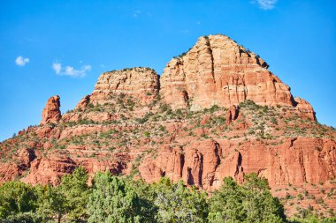 Sedonas Görkemli Kızıl Kum Taşı Dağları Gün Işığıyla aydınlatıldı, Arizona 2016