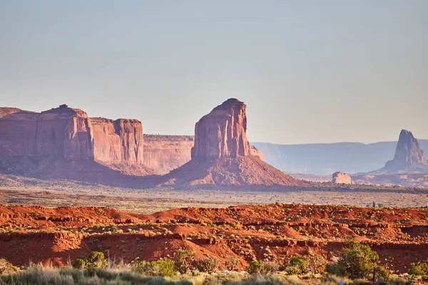 Resplandor Hora Dorada Sobre Arizonas Monument Valley Con Sereno Paisaje — Foto de Stock