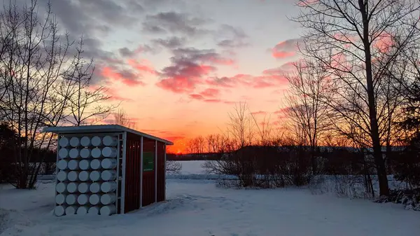 Živý Zimní Západ Slunce Nad Ekologicky Šetrné Kompostování Zařízení Fort — Stock fotografie