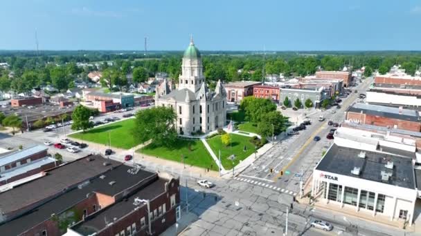 Aerial Pedestal Shot Whitley County Courthouse Glorious Beacon Heart Columbia — Stock Video