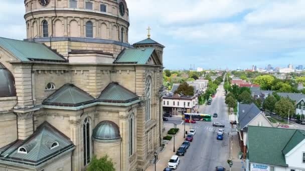 Letecký Pohled Baziliku Milwaukees Saint Josaphatu Která Představuje Svou Zlatou — Stock video
