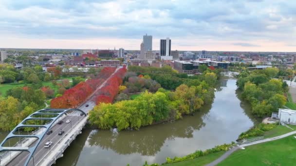 Aerial View Fort Wayne Indiana Showcasing Martin Luther King Memorial — Stock Video
