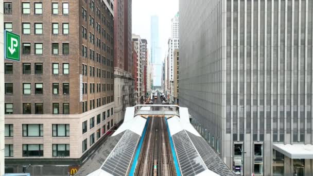 Tiro Aéreo Estacionário Chicagos Downtown Train Line Vislumbre Atmosférico Vida — Vídeo de Stock