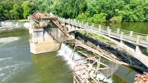 Aerial Arc Shot Majestic Maumee River Dam Fort Wayne Indiana — Stock video