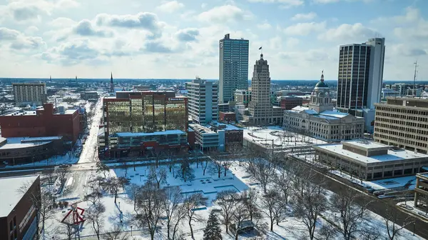 Sunny Winter Day Fort Wayne Indiana Showcasing Hóval Borított Belvárosi — Stock Fotó
