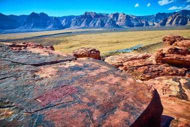 Nevada Red Rock Kanyonu 'nun ebedi güzelliğini keşfedin. Macera ve özgürlüğü Grand Staircase Patikası 'nda kucaklayın, doğanın cesur yazıtla buluştuğu yerde:.