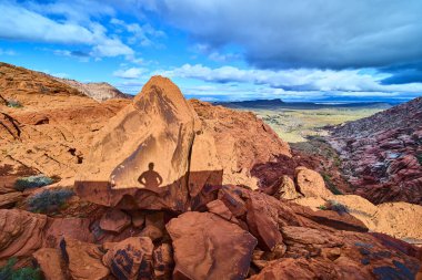 Las Vegas yakınlarındaki nefes kesici Red Rock Kanyonunu keşfedin. Altın saat boyunca canlı kumtaşı oluşumlarına tanık olun. Maceranın özünü ve zamansız güzelliği yakalayın..