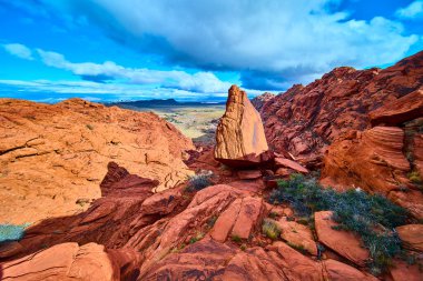 Nevada 'daki Kızıl Kaya Kanyonu' nun dehşetini kırmızı kumtaşı oluşumları ve parlak mavi gökyüzü ile yakalayın. Amerika 'nın güneybatısında seyahat ve macera teması için mükemmel..