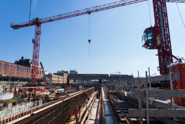 Groningen, Hollanda - 2 Mayıs 2024: Groningen kentindeki yeni merkez tren istasyonu inşaatı.