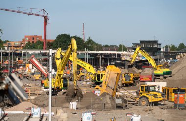 Groningen, Hollanda - 3 Haziran 2025: Groningen 'deki ana tren istasyonunun yeni bölümünün inşaatı.