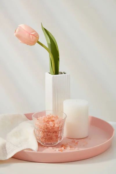 Pink Himalayan Salt Contained Glass Cup Displayed Scented Candle Flower — Stock Photo, Image