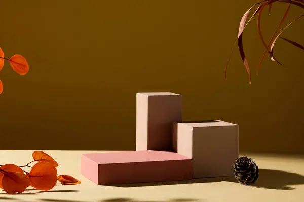 Minimalistische Creatieve Achtergrond Voor Cosmetica Productpresentatie Met Herfstconcept Drie Geometrieën — Stockfoto