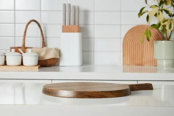 Keuken Interieur Shot Met Houten Snijplank Mes Lade Kruiden Dozen — Stockfoto