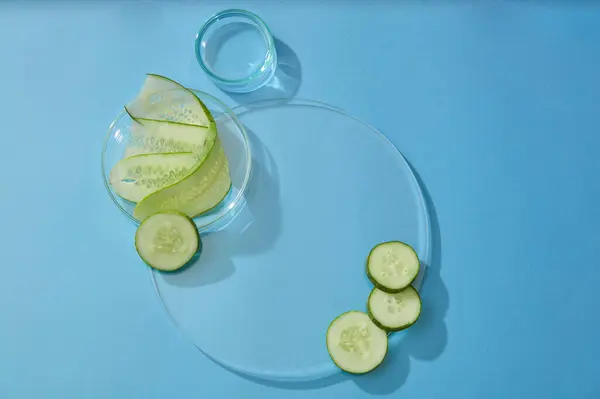Minimal Style Pedestal Display Cosmetic Product Cucumber Ingredient Fresh Cucumber — Stock Photo, Image