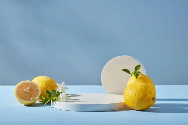 Blue Background Fresh Lemons White Flower Podium Blank Space Display — Stock Photo, Image