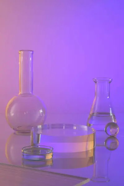 Equipement Laboratoire Chimique Fiole Verre Boîte Pétri Contenant Transparent Décoré — Photo