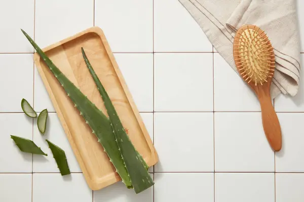 Scene Advertising Cosmetic Aloe Vera Ingredient Fresh Aloe Vera Wooden — Stock Photo, Image