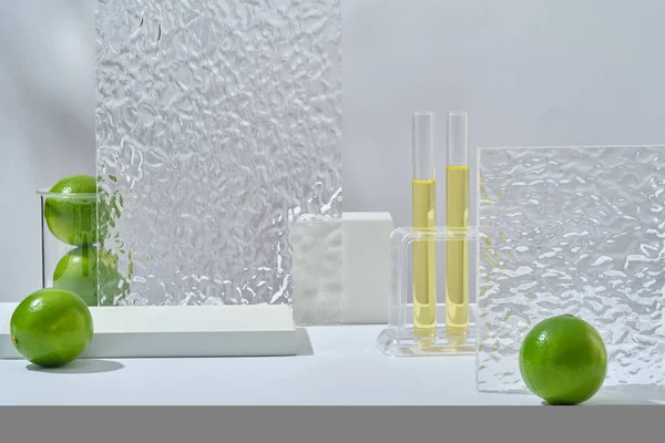 Vista Frontal Limas Frescas Cristalería Laboratorio Que Contiene Líquido Amarillo —  Fotos de Stock