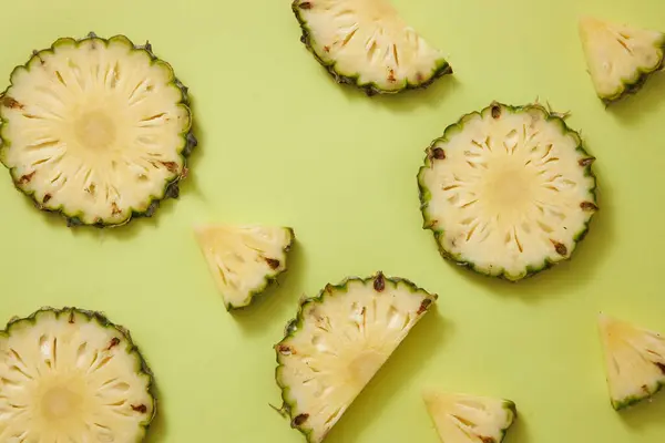 Pastel Green Background Some Pineapple Slices Half Slices Decorated Natural — Stock Photo, Image