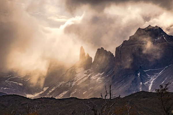 Mystieke Lichte Stemming Verlicht Torres Del Paine National Park Met — Stockfoto