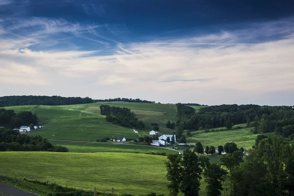 Blick Auf Die Rolling Hills Sommer Amish Country Ohio lizenzfreie Stockfotos