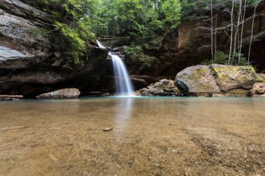 Lower Falls, Old Mans Mağarası, Hocking Hills Eyalet Parkı, Ohio