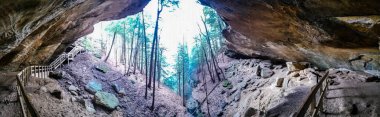 Fısıldayan Mağara, Hocking Hills Eyalet Parkı, Ohio