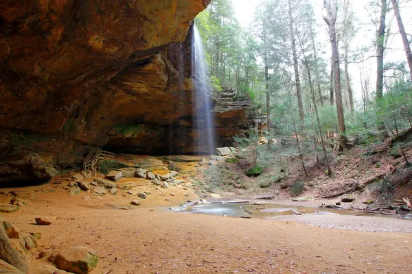 Ash Mağarası, Hocking Hills Eyalet Parkı, Ohio