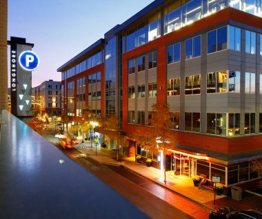 Gece, Dublin, Ohio 'daki Bridge Park Manzarası