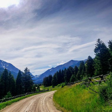 Montana 'daki Büyük Timber Kanyonu Yolu' ndan Görüntü