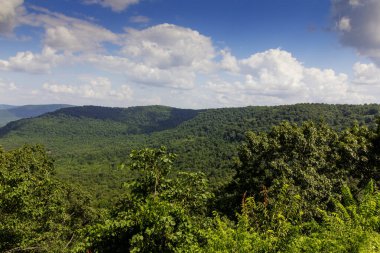 Arkansas Büyük Kanyonu, Jasper 'ın güneyi.