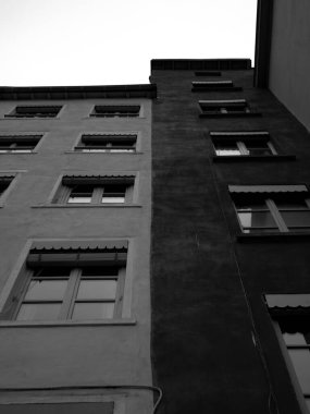 Şehrin modern binası