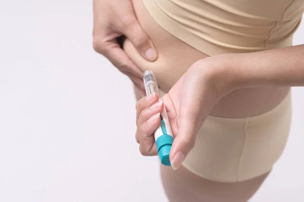 Close Woman Using Ivf Treatment Injection Belly Prepare Reproductive Fertility — 图库照片